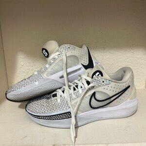 Sabrina Women’s Basketball Shoes